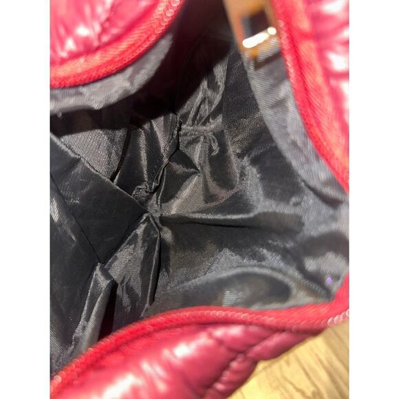 Quilted Dark Red Shoulder Bag Zip Closure - Picture 3 of 3